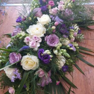 Coffin spray rose and lisianthus